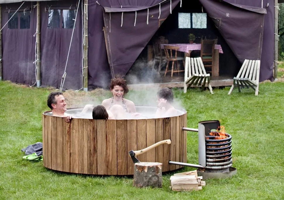 Garden ideas: a wooden hot tub!